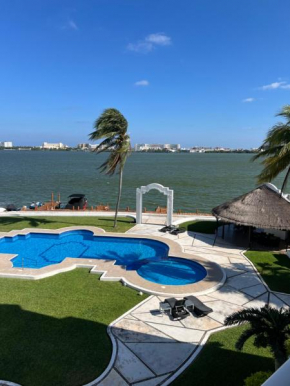 Penthouse frente a la Laguna